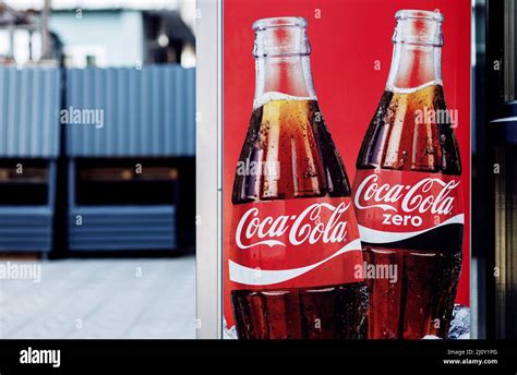 Bouteille De Coca Cola En Aluminium Banque De Photographies Et Dimages