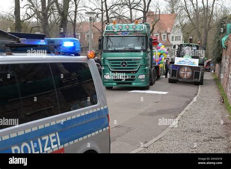 20 février 2023 Saxe Anhalt Halle Saale Un camion participant au