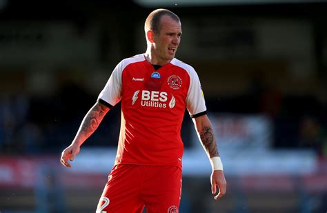 Veteran Irish midfielder Glenn Whelan released by Fleetwood Town