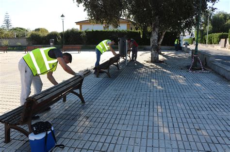 El Ayuntamiento Realiza Obras De Mejora De La Plaza Y El Parque De