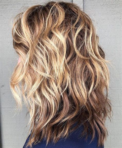 20 Inspirations Shoulder Length Wavy Layered Hairstyles With Highlights