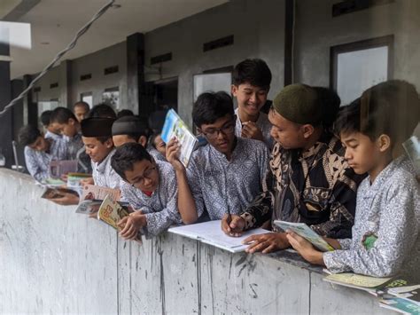 POJOK LITERASI DI PONDOK PESANTREN IBNU ABBAS SRAGEN