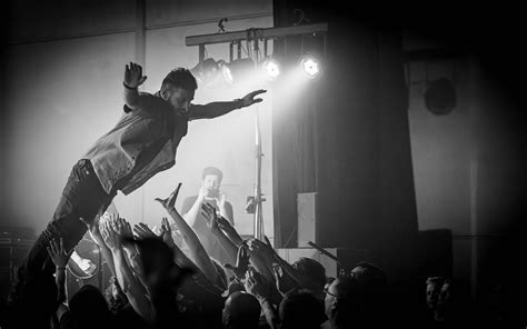 People Taking a Risk - people photo contest | Photocrowd photo