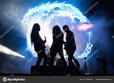 Members British Power Metal Band Dragonforce Perform Suzhou Taihu Midi ...