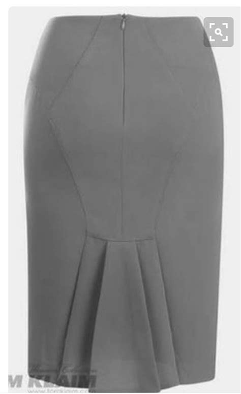 Grey Pleated Skirt Outfit For Women