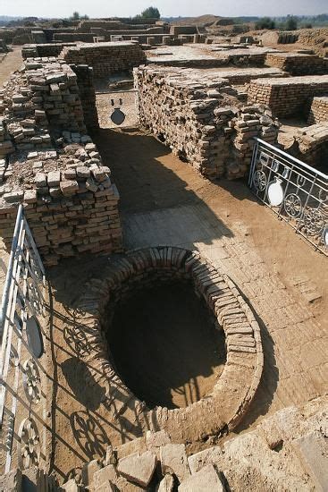 Oval Pit In Mohenjo Daro Citadel Unesco World Heritage List