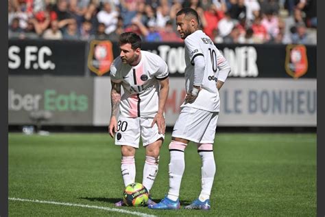 Messi Ya Corría Para Celebrar El Tiro Que Estrelló En La Escuadra