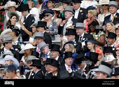 Royal Ascot Audience At The Racecourse Stock Photo Alamy