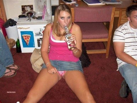 Party Drunk Girl Accidental Upskirt Porn Xxx Pics