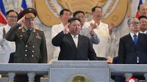 Nordkorea Kim und Schoigu nehmen Militärparade ab tagesschau de