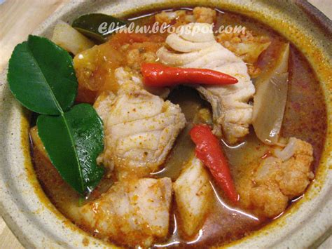 Elinluv's Tidbits Corner: Tom Yum Soup With Coconut Milk