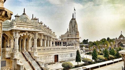 Shree Swaminarayan Temple Bhuj (Bhuj Mandir) | DevDarshan