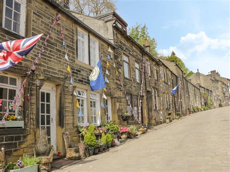 Greenfield Cottage Oakworth Dog Friendly Holiday Cottage In