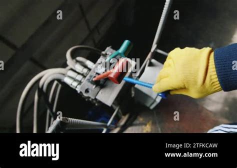 Hydraulic Manifold Stock Videos And Footage Hd And 4k Video Clips Alamy