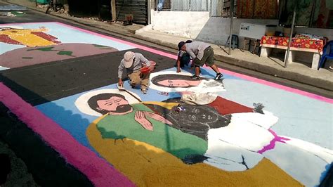 Elaboracion De Alfombras Semana Santa Barrio La Sierpe