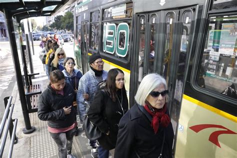 La UTA anunció un paro de colectivos en el AMBA y el Gobierno explicó