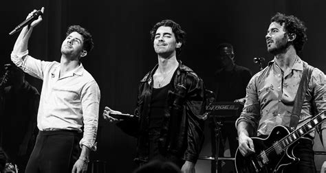 Jonas Brothers Kick Off Broadway Residency Kevin Jonas Makes Broadway