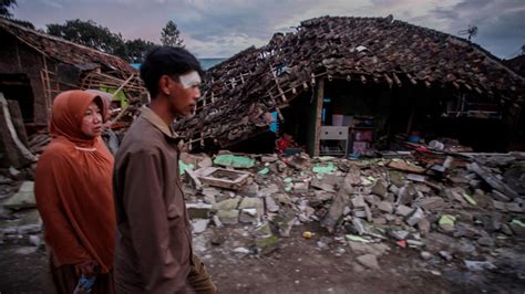 Erdbeben In Indonesien Zahl Der Toten Auf Mehr Als Gestiegen