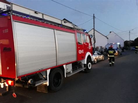 Groził że podpali dom Miał siekierę Dantejskie sceny w Ostrożnicy