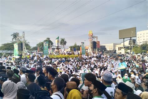 Harlah 1 Abad NU Nahdliyin Tumplek Blek Penuhi Kawasan Gelora Delta