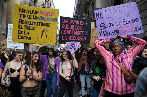 10 Imágenes Que Nunca Olvidaremos De La Primera Huelga Feminista