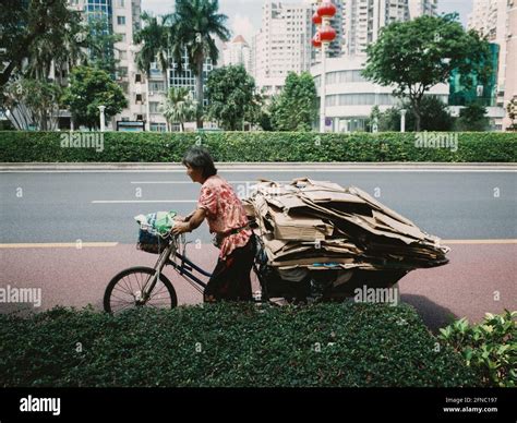 Cardboard Grannies Zhuhai China Stock Photo Alamy