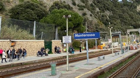 Monterosso Lavori Alla Stazione Allarme Guide Turistiche No In Alta