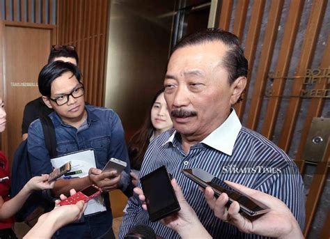 Tan Sri Vincent Tan Second Wife Eldest Son Robin Tan Resigns As Ceo