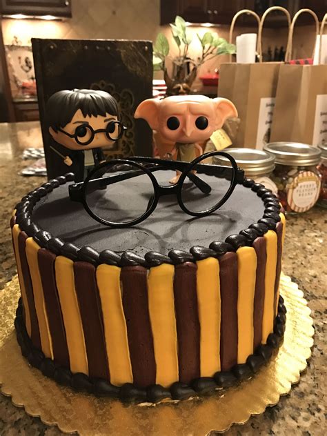 Pin By Cailee Haskell On Birthdays Harry Potter Cake Harry Potter