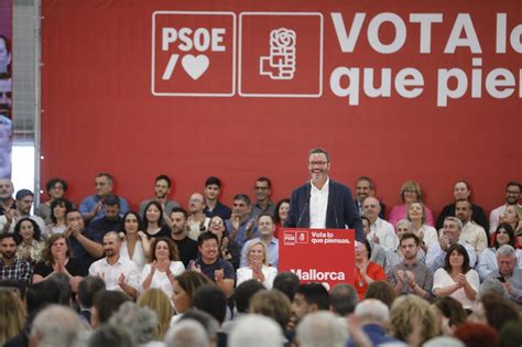 Pedro Sánchez participa en la campaña del PSIB PSOE junto a Francina