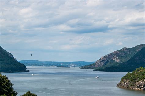 Explore The Hudson Valley Aboard These Riveting River Cruises