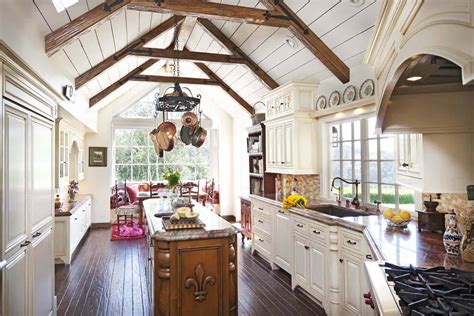 33 Amazing Country Chic Kitchens Brimming With Character