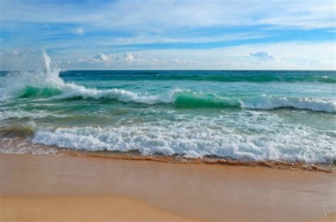 Puzzling Shipwreck Emerges From The Sands Of Beach In North Carolina