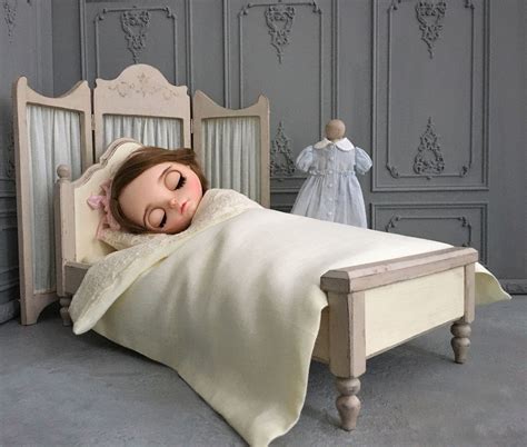 Beige Blythe Furniture Set Blythe Bed Screen And Mannequin