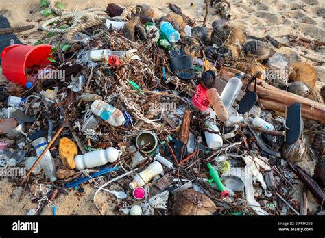 Koh Samui Thailand 19 January 2024 A Deserted Beach Littered With