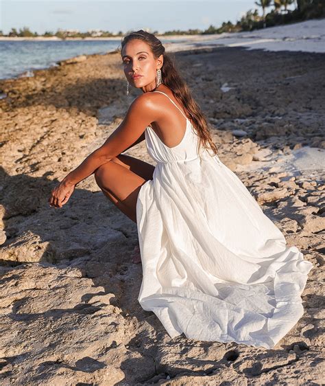 Stunning Beach Wedding Dresses Under $120 - Lulus.com Fashion Blog