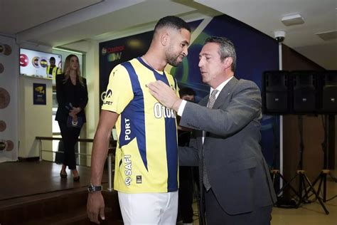 Fenerbahçe Youssef En Nesyri için imza töreni düzenledi Fenerbahçe