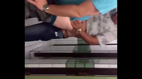 Flagra gay cortando a roupa de hetero tesão Videos Porno Gay