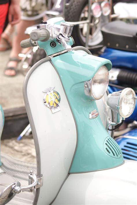 Series 1 Lambretta With Green Horncasting And Aa Badge On The Front