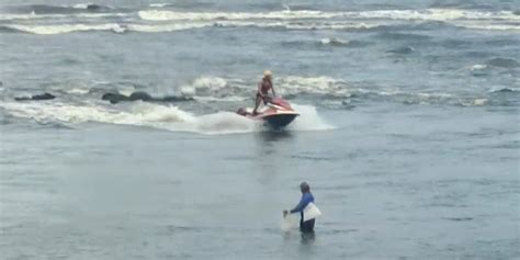 Guarda Vidas Resgata Tr S Banhistas Ilhados Em Praia De Fortaleza