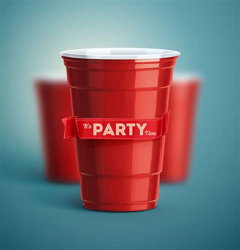 Rote Partybecher Trinkbecher Einwegbecher Plastikbecher Party Beer Pong