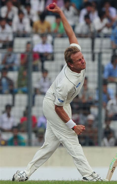 Neil Wagner In His Bowling Stride Espncricinfo