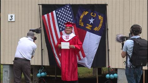 Southern Alamance seniors get drive-thru cap and gown photos ...