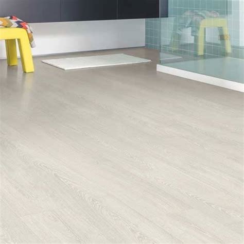 Quick Step Impressive Ultra Patina Classic Oak Light Laminate Flooring