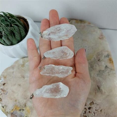 Comprar Pingente Pedra Bruta Natural Quartzo Cristal SAJ Cristais