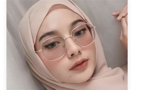 Mengenal 9 Model Kacamata Wanita Berhijab Yang Menarik Varia Katadata