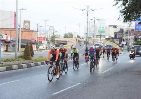 Goriau Kesenian Dan Makanan Khas Kampar Sambut Peserta Tour De Muara