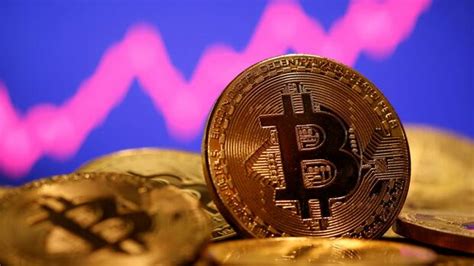 Bitcoin Kurs Bitcoin steigt über Marke von 63 000 Dollar