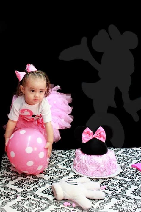 Minnie Mouse Photoshoot Idea Birthday Party Minnie Mouse Minnie Party