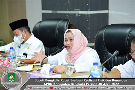 Bupati Bengkalis Rapat Evaluasi Realisasi Fisik Dan Keuangan Apbd